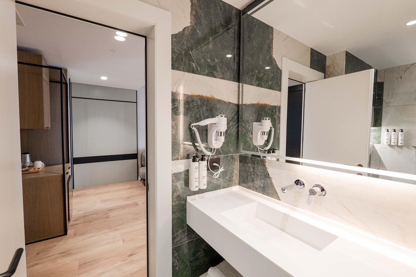 BOE Luxury Hotel